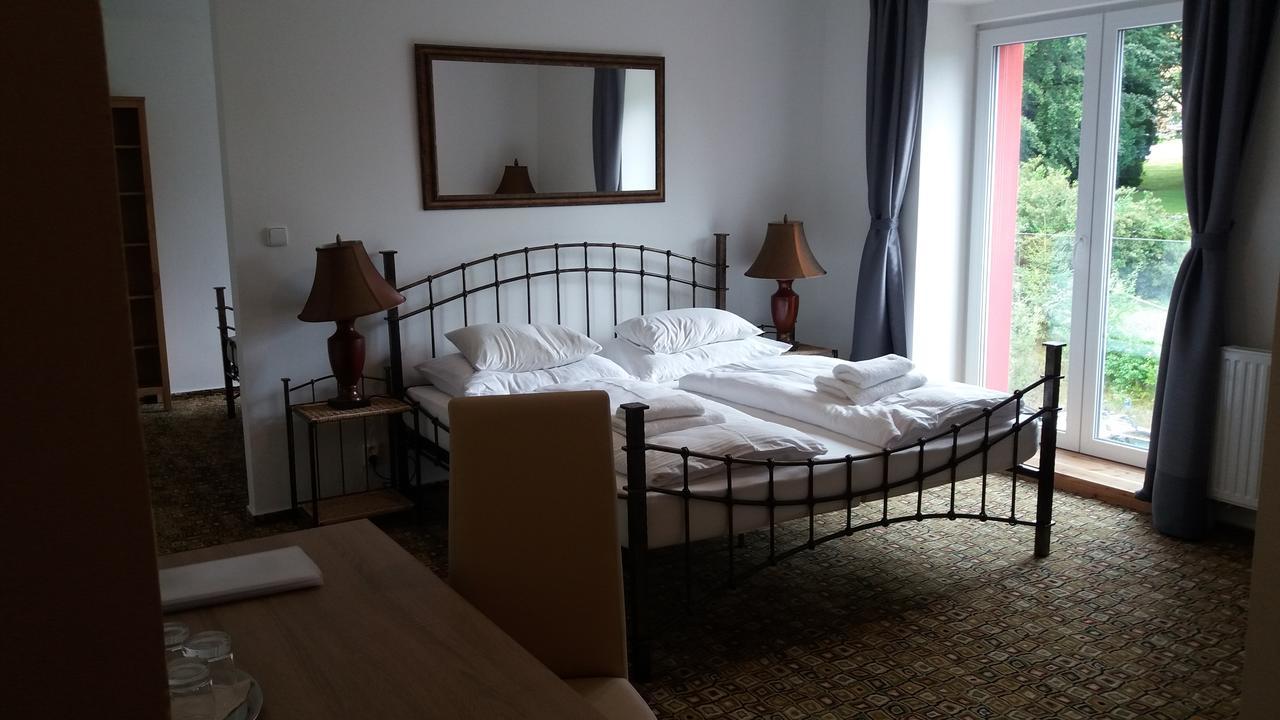 Hotel Bouczech Lipno nad Vltavou Kültér fotó