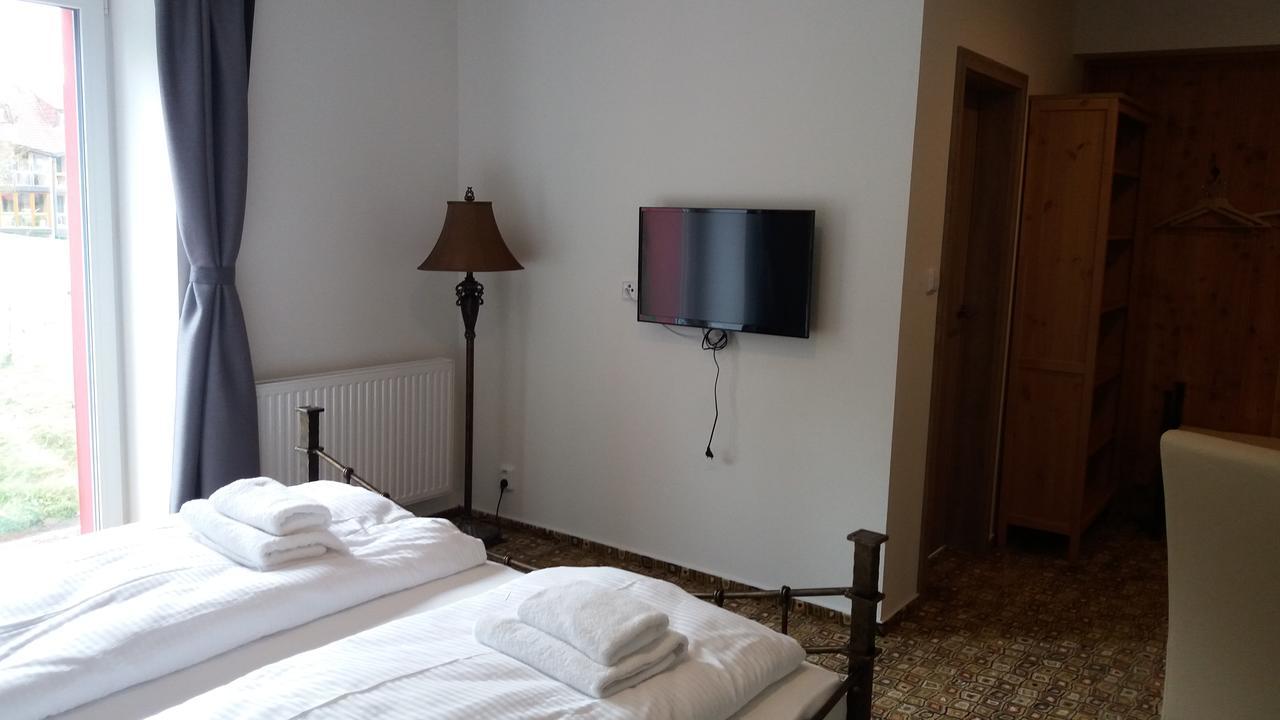 Hotel Bouczech Lipno nad Vltavou Kültér fotó